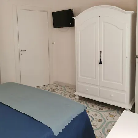 Casa Petrarca לינה וארוחת בוקר ואסטו