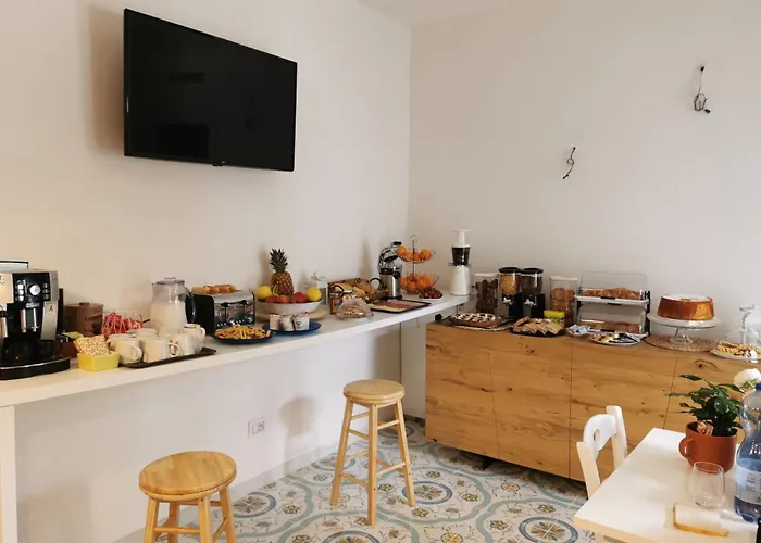 Casa Petrarca לינה וארוחת בוקר ואסטו